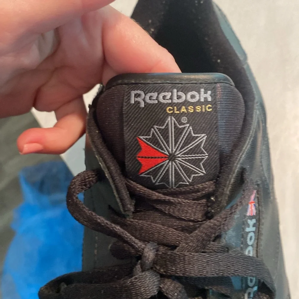 REEBOK Men’s Classic Black Leather Shoes - Picture 5 of 8
